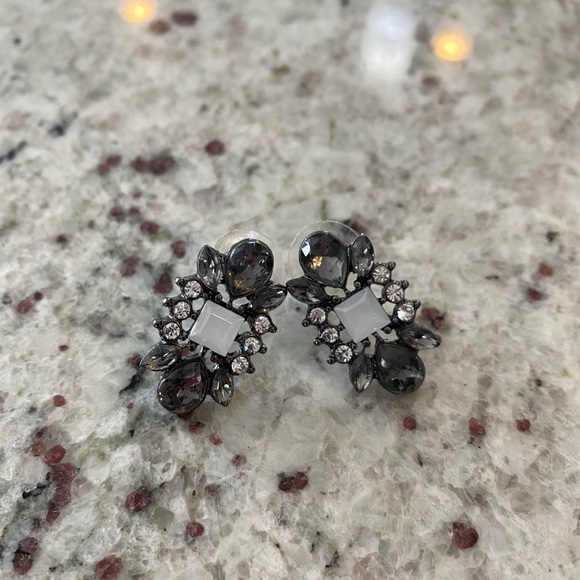 Jeweled Stud Earrings LAST CHANCE! Get it before I donate! - Picture 1 of 1